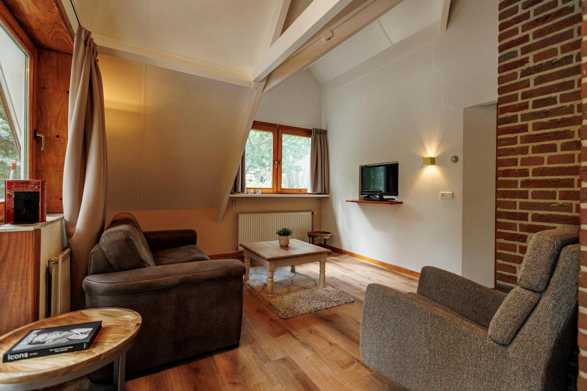 'T Eekhoornnest Villa ซูสท์ ภายนอก รูปภาพ