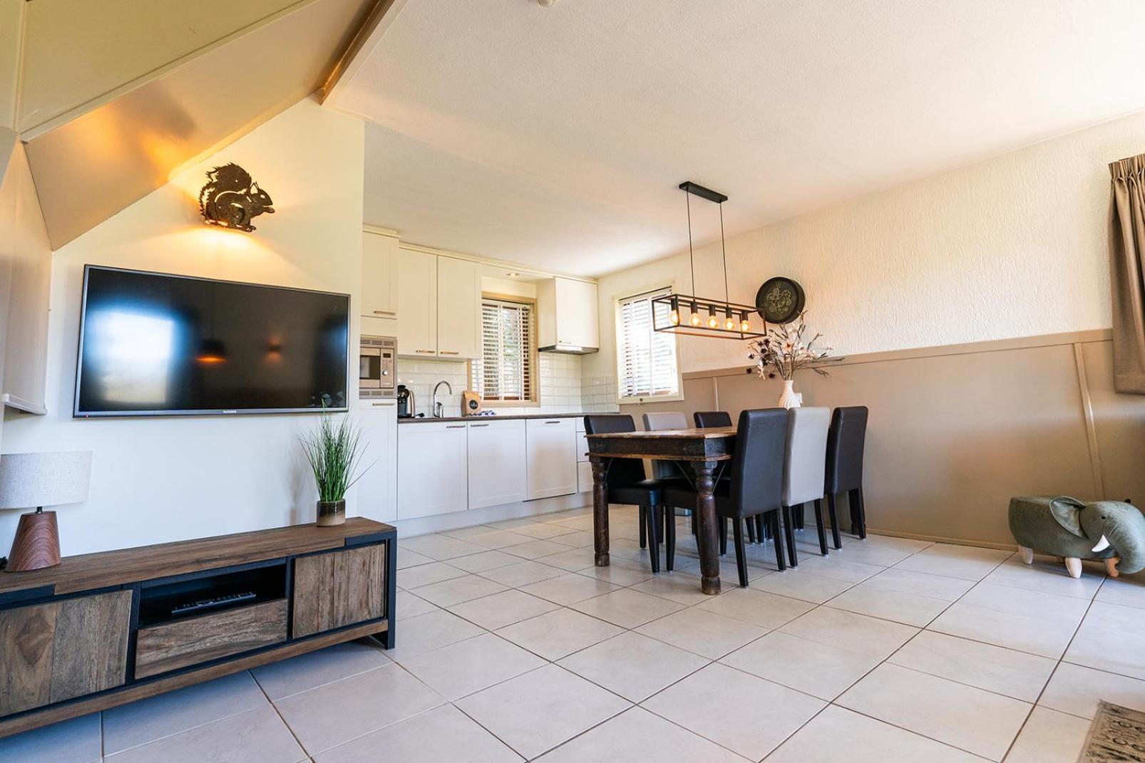 'T Eekhoornnest Villa ซูสท์ ภายนอก รูปภาพ